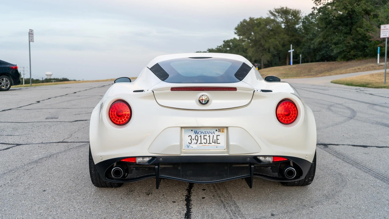 2015 Alfa Romeo 4C - Image 13 of 31