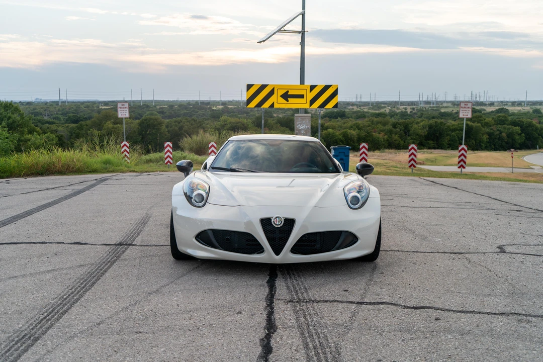 2015 Alfa Romeo 4C - Image 7 of 31