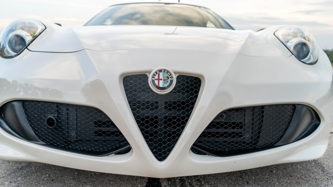 2015 Alfa Romeo 4C - Image 22 of 31