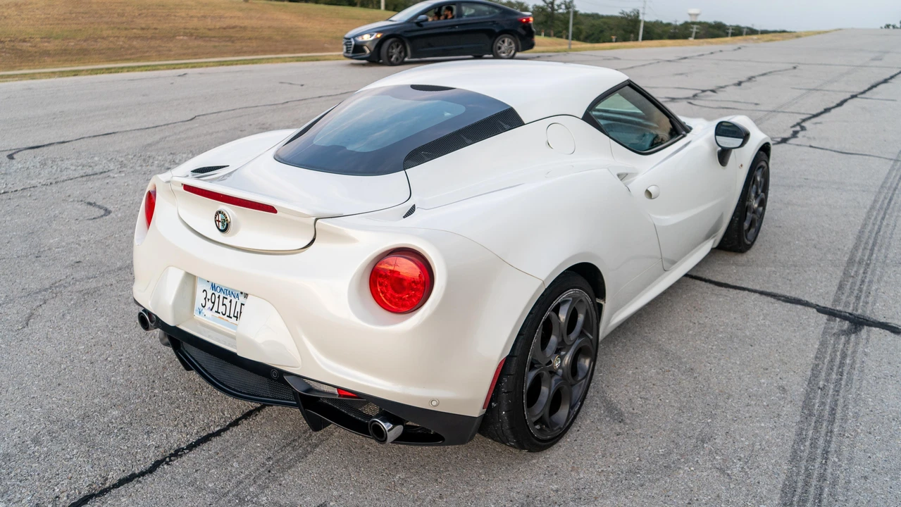 2015 Alfa Romeo 4C - Image 14 of 31