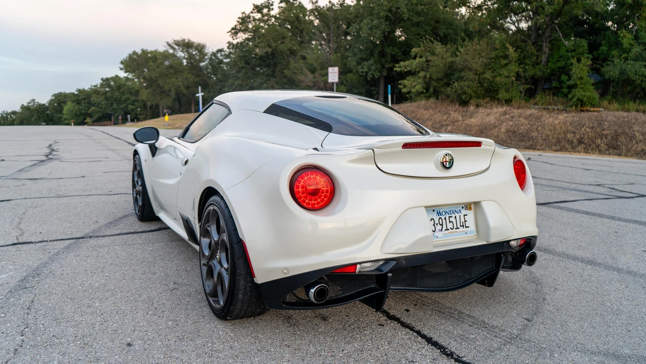 2015 Alfa Romeo 4C - Image 12 of 31