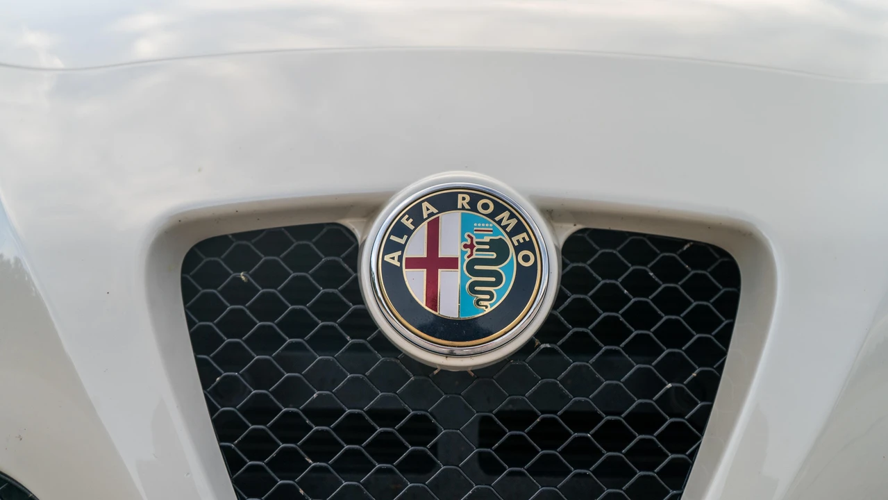 2015 Alfa Romeo 4C - Image 23 of 31