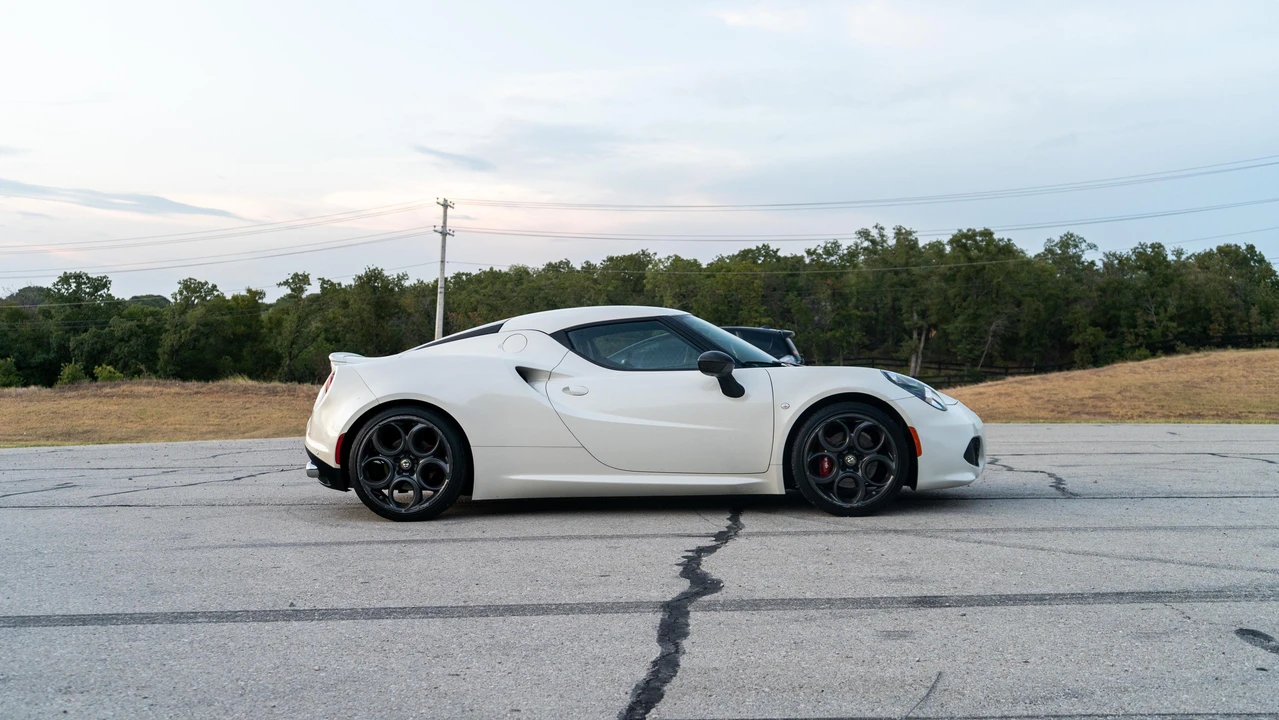2015 Alfa Romeo 4C - Image 16 of 31