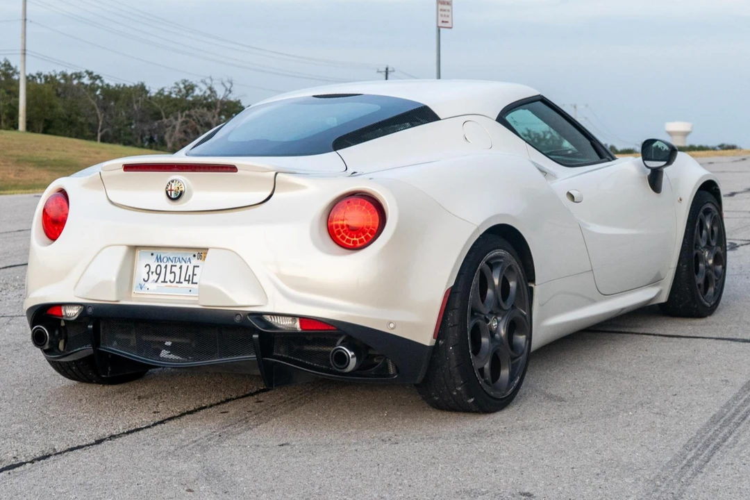 2015 Alfa Romeo 4C - Image 4 of 31