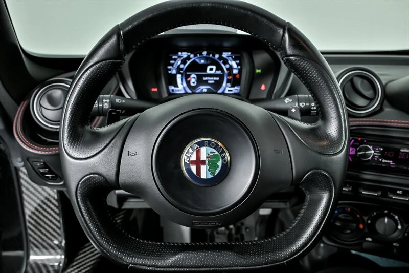 2015 Alfa Romeo 4C Coupe - Image 26 of 31