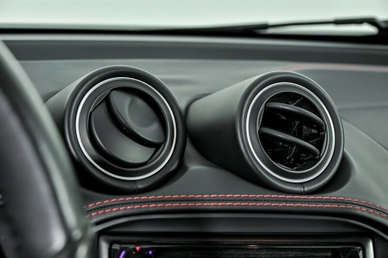 2015 Alfa Romeo 4C Coupe - Image 30 of 31