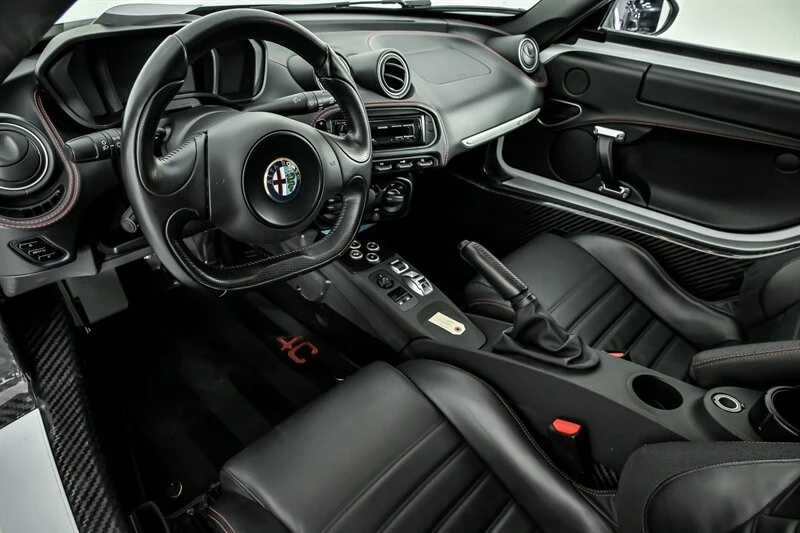 2015 Alfa Romeo 4C Coupe - Image 19 of 31