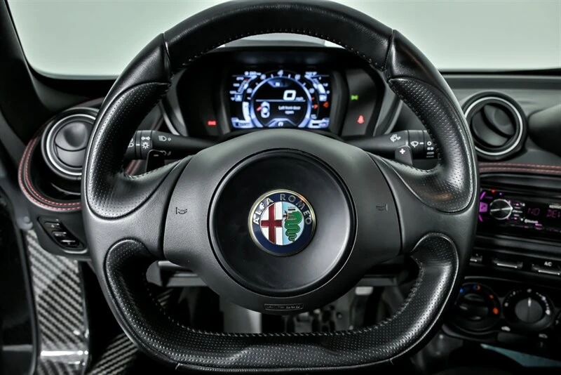 2015 Alfa Romeo 4C Coupe - Image 27 of 31