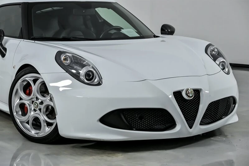 2015 Alfa Romeo 4C Coupe - Image 2 of 31