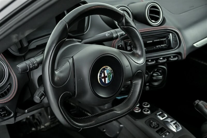 2015 Alfa Romeo 4C Coupe - Image 23 of 31