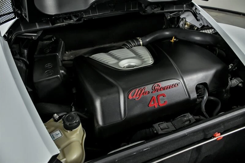 2015 Alfa Romeo 4C Coupe - Image 15 of 31