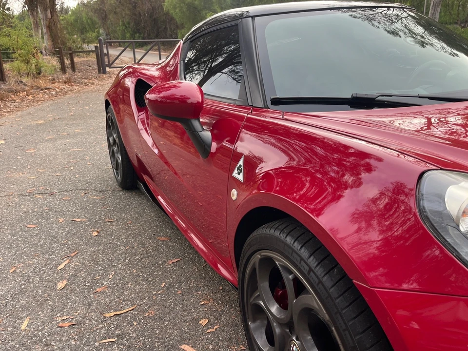 2015 Alfa Romeo 4C - Image 11 of 31