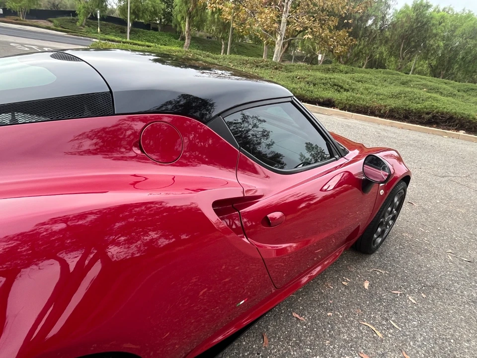 2015 Alfa Romeo 4C - Image 27 of 31