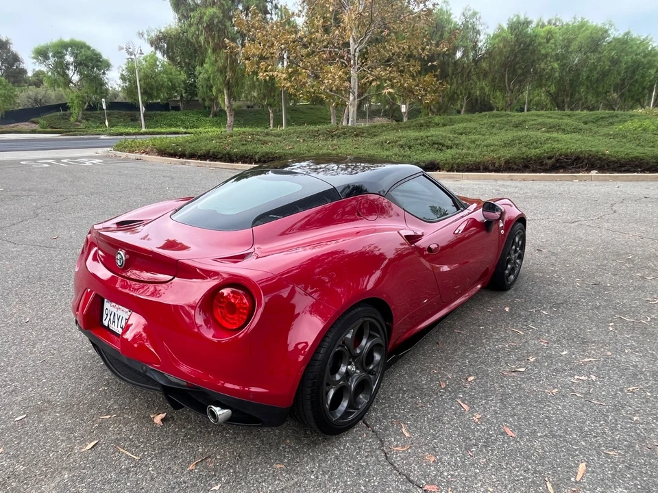 2015 Alfa Romeo 4C - Image 5 of 31