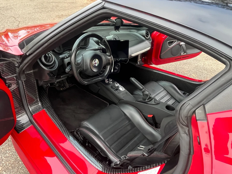 2015 Alfa Romeo 4C - Image 14 of 31