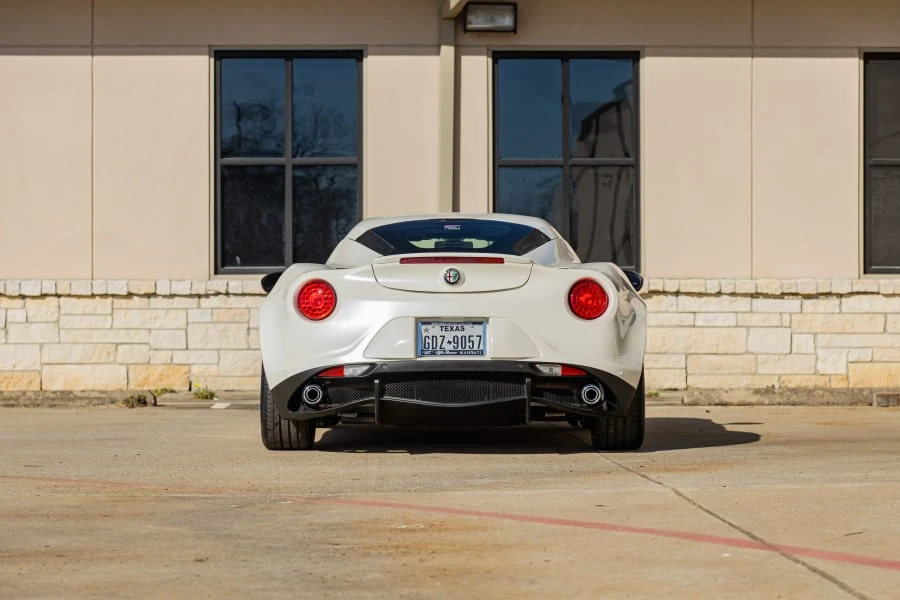 2015 Alfa Romeo 4C - Image 5 of 31