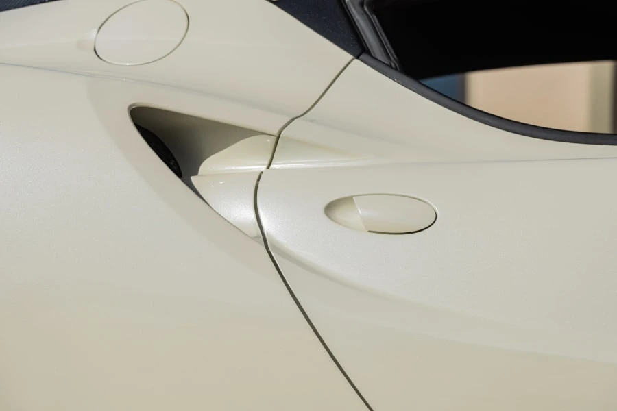 2015 Alfa Romeo 4C - Image 14 of 31
