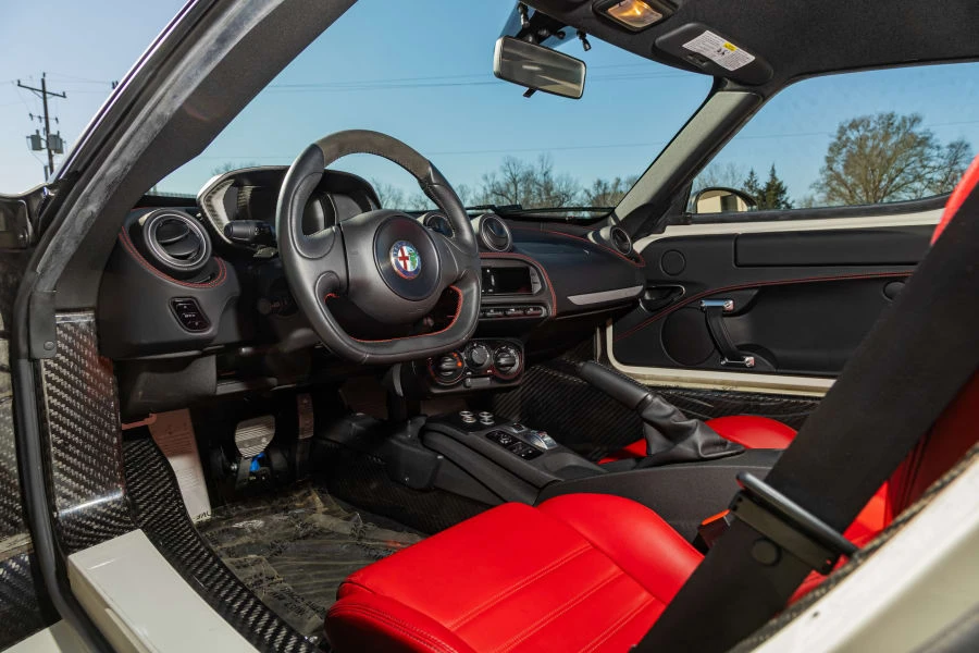 2015 Alfa Romeo 4C - Image 22 of 31