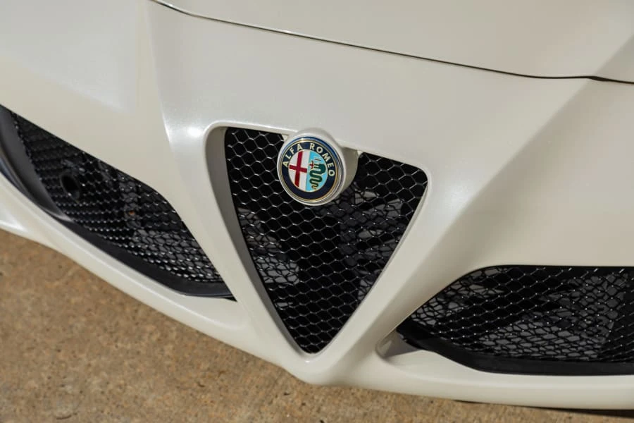 2015 Alfa Romeo 4C - Image 11 of 31
