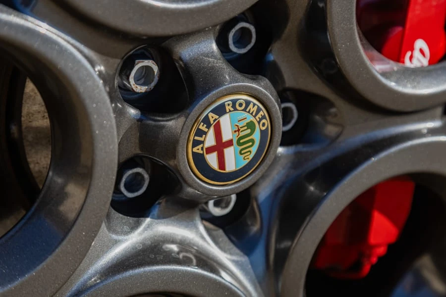 2015 Alfa Romeo 4C - Image 15 of 31