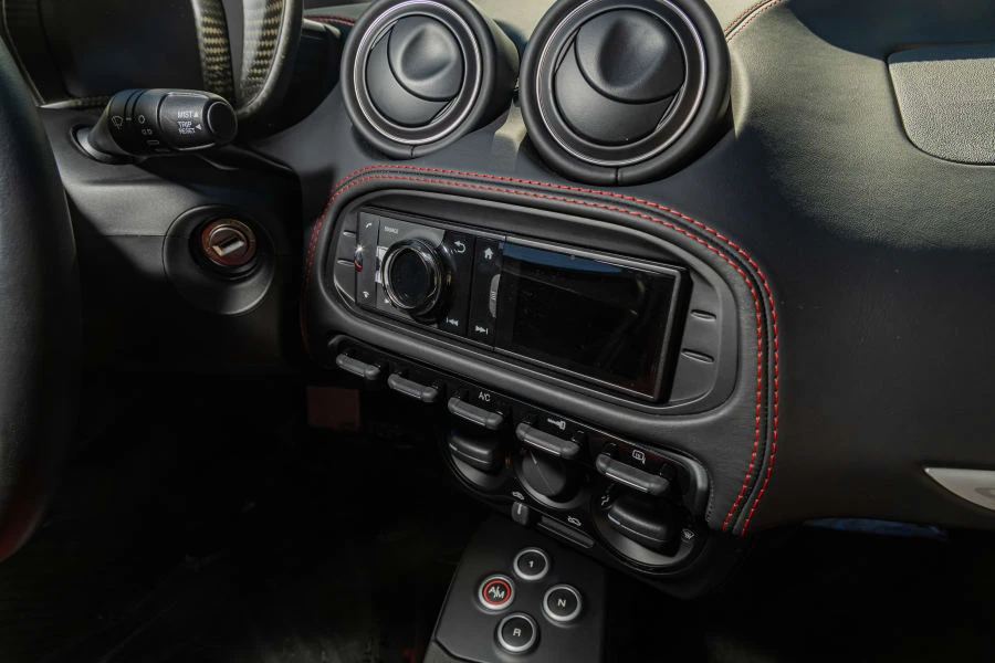 2015 Alfa Romeo 4C - Image 28 of 31