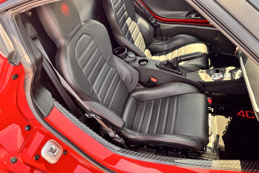 2015 Alfa Romeo 4C Coupe - Image 25 of 31