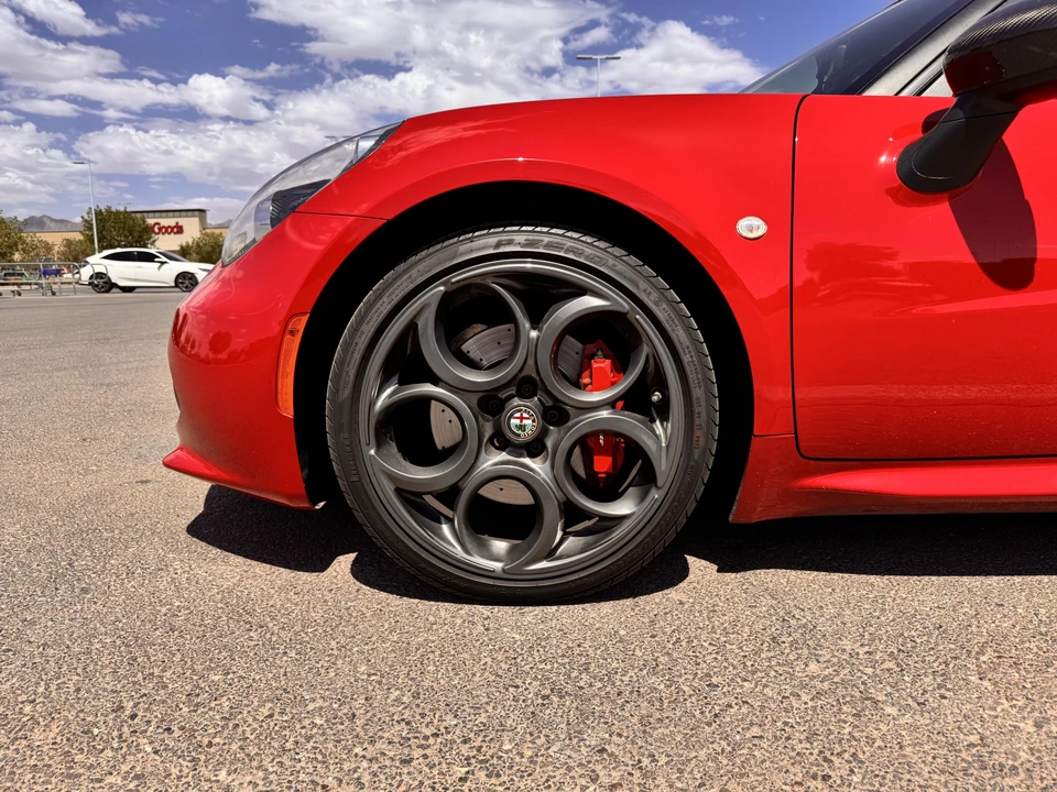 2015 Alfa Romeo 4C Coupe - Image 19 of 31