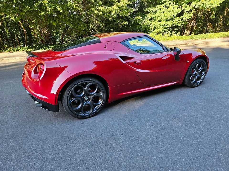 2015 Alfa Romeo 4C Coupe - Image 14 of 31