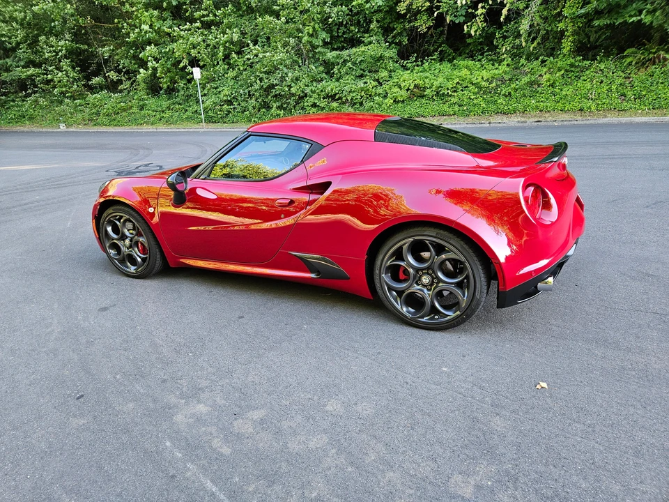 2015 Alfa Romeo 4C Coupe - Image 10 of 31