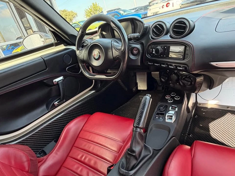 2015 Alfa Romeo 4C Coupe - Image 10 of 13