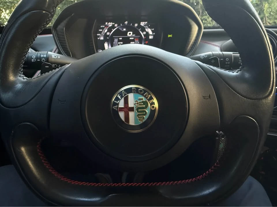 2015 Alfa Romeo 4C Coupe - Image 8 of 20