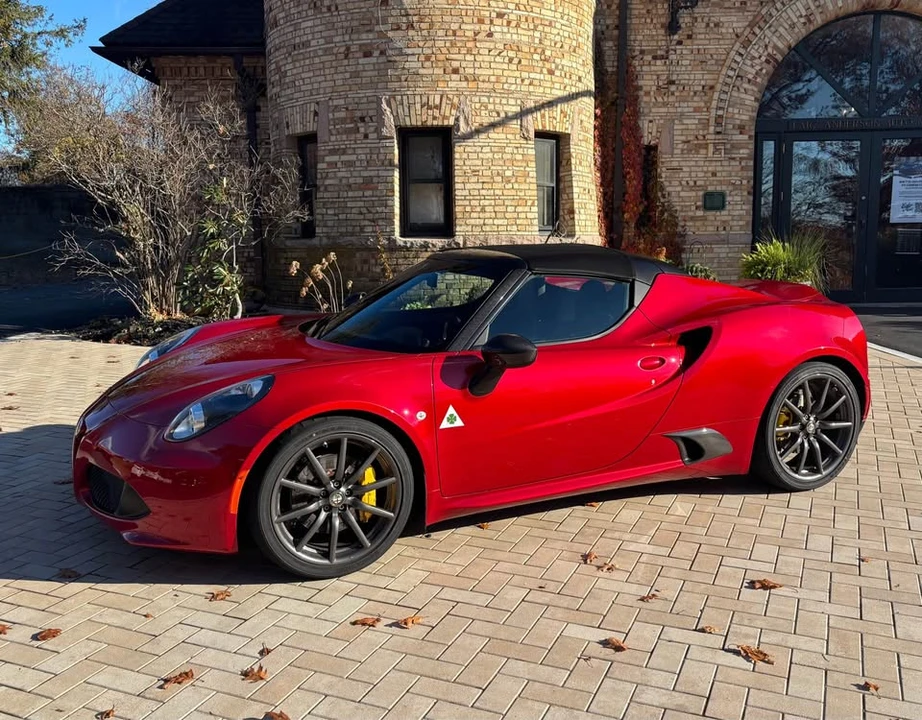 2015 Alfa Romeo 4C Spider - Image 2 of 18