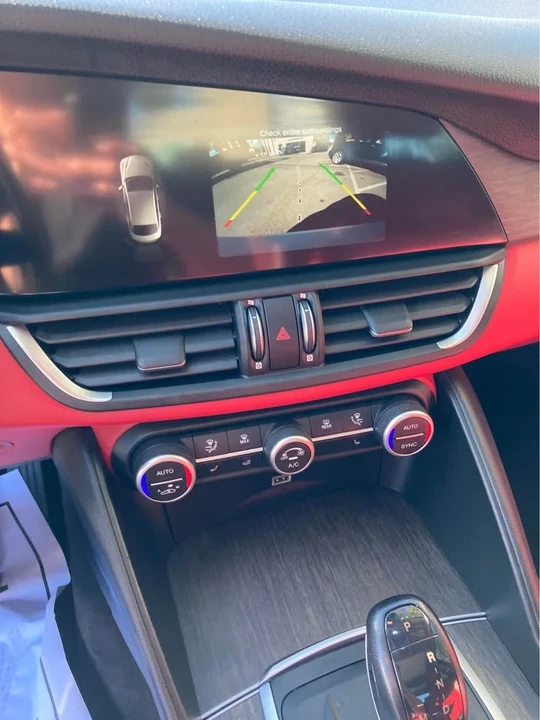 2015 Alfa Romeo Giulia - Image 10 of 12