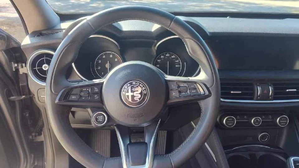 2015 Alfa Romeo Stelvio - Image 5 of 10