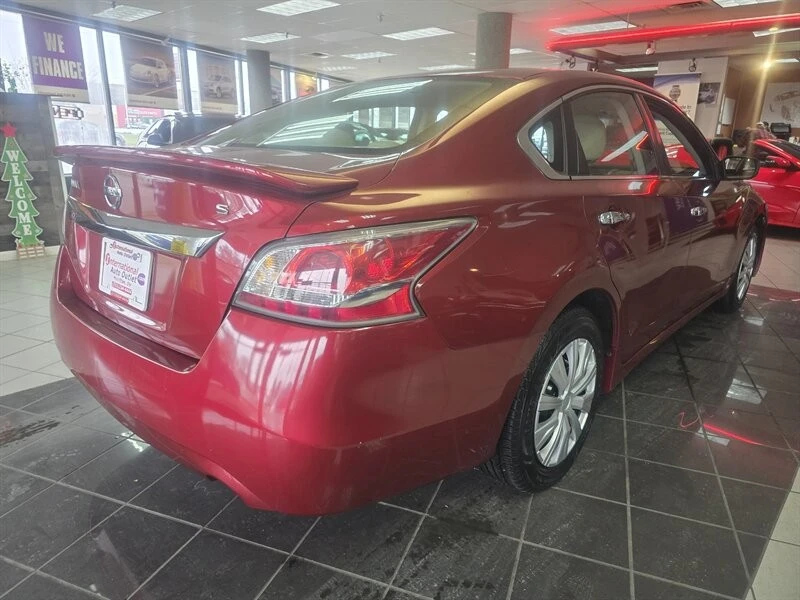 2015 Nissan Altima 5th Gen - Image 4 of 4