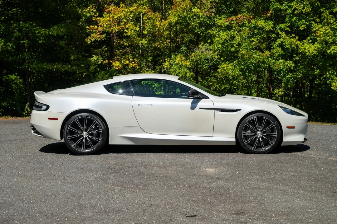 2015 Aston Martin DB9 - Image 8 of 31