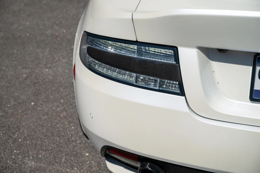 2015 Aston Martin DB9 - Image 30 of 31