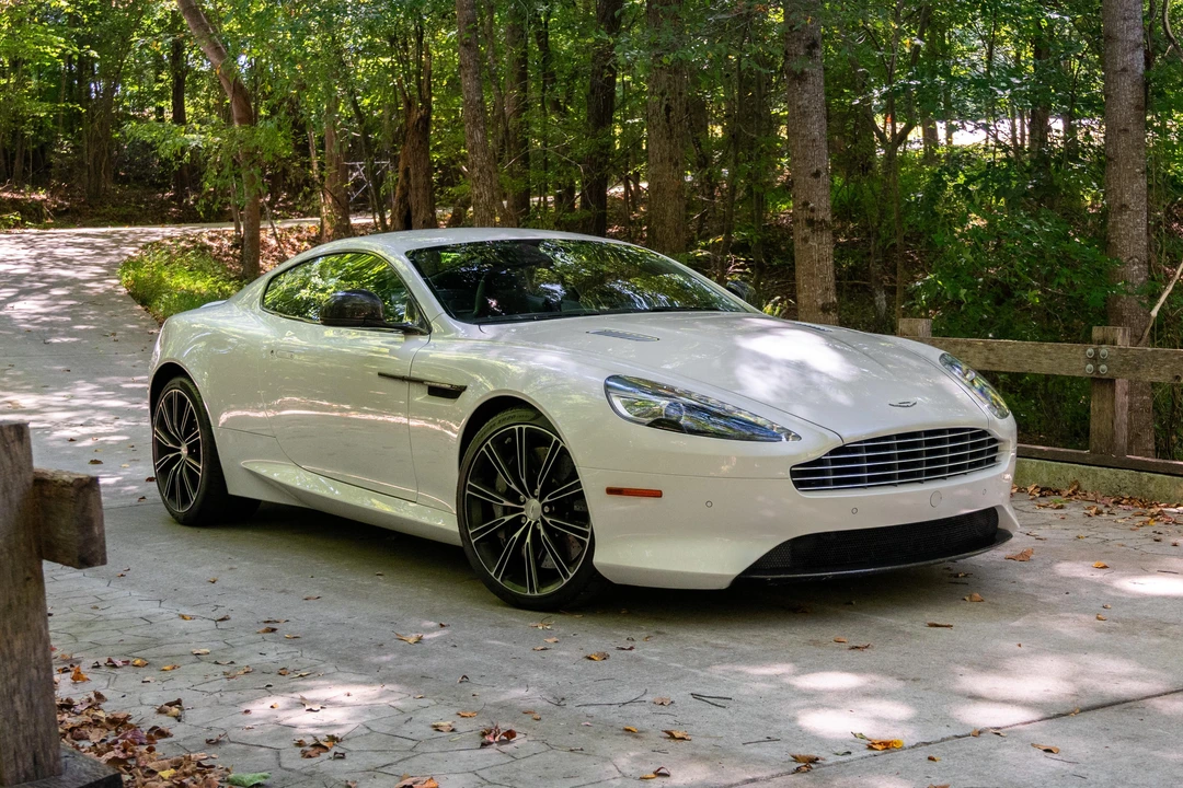 2015 Aston Martin DB9 - Image 9 of 31
