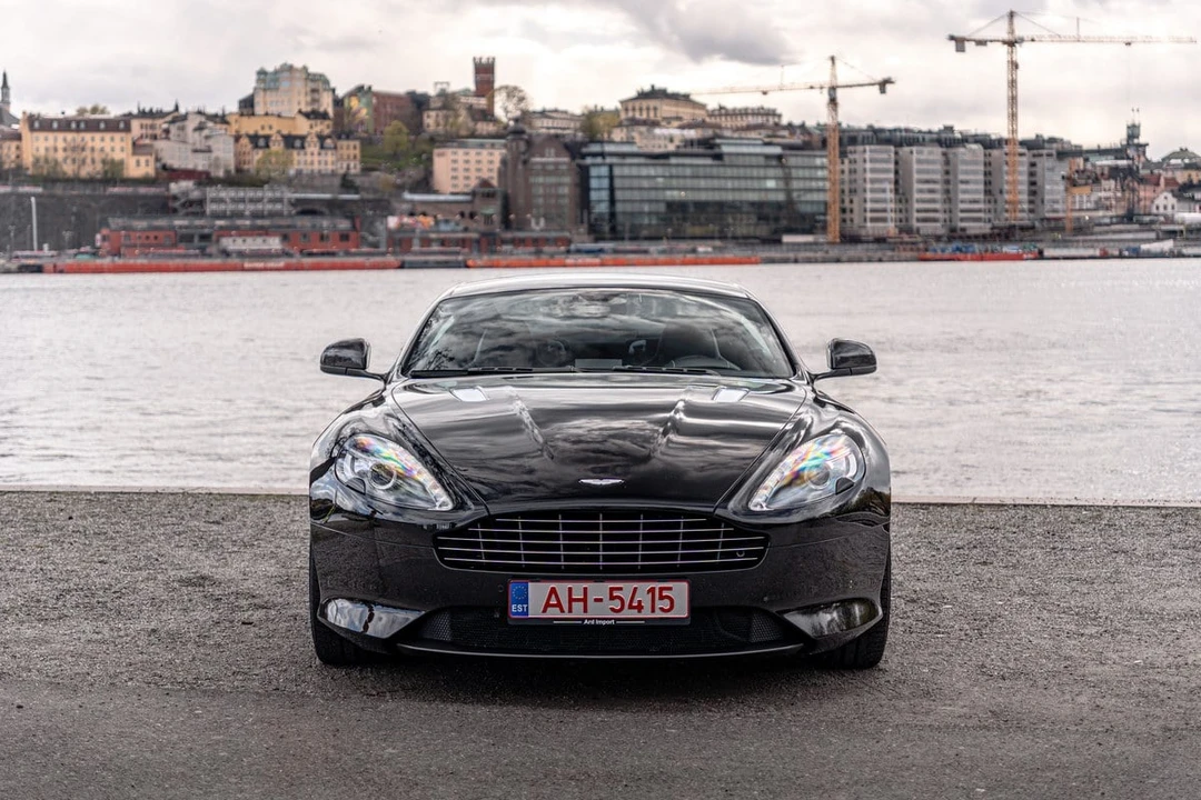 2015 Aston Martin DB9 - Image 2 of 31