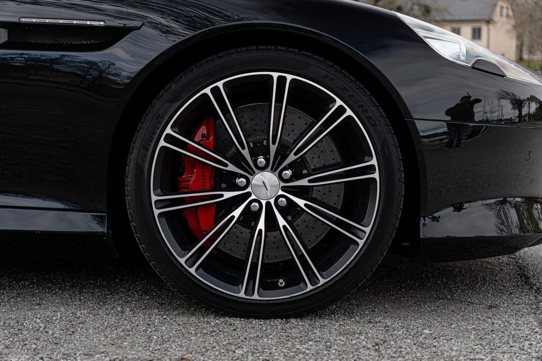 2015 Aston Martin DB9 - Image 7 of 31