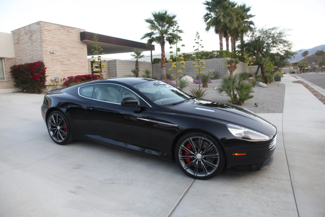 2015 Aston Martin DB9 - Image 14 of 31