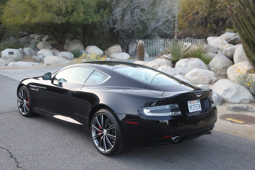 2015 Aston Martin DB9 - Image 27 of 31