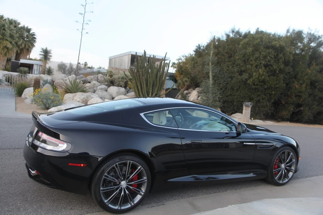 2015 Aston Martin DB9 - Image 17 of 31
