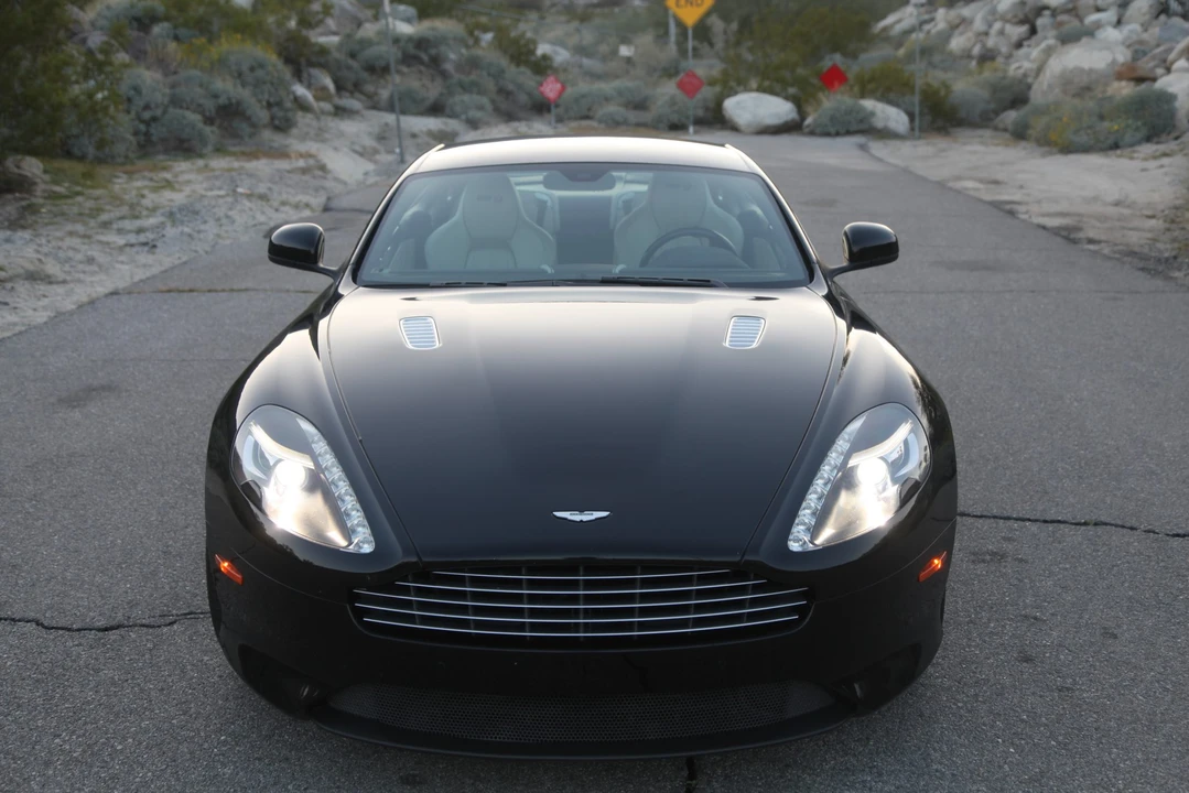 2015 Aston Martin DB9 - Image 10 of 31