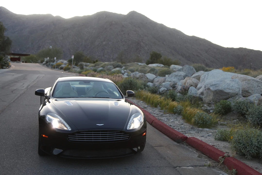 2015 Aston Martin DB9 - Image 11 of 31