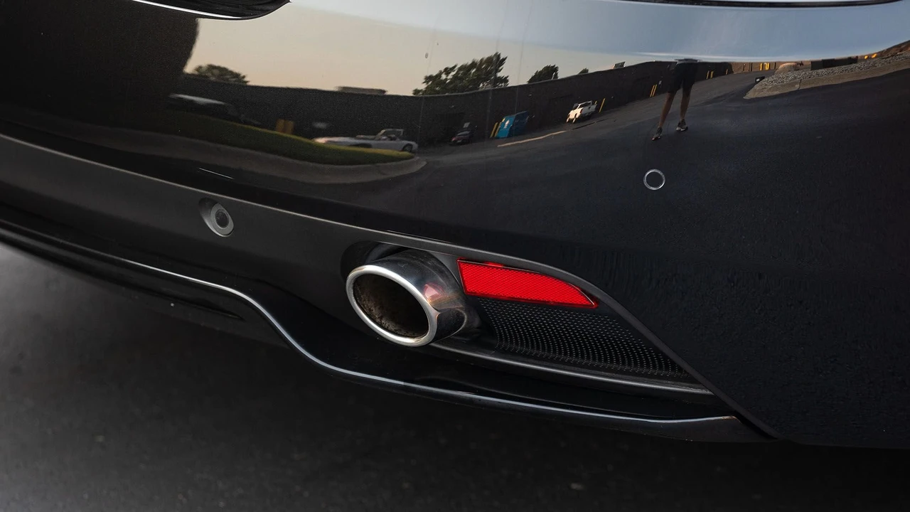 2015 Aston Martin DB9 - Image 29 of 31