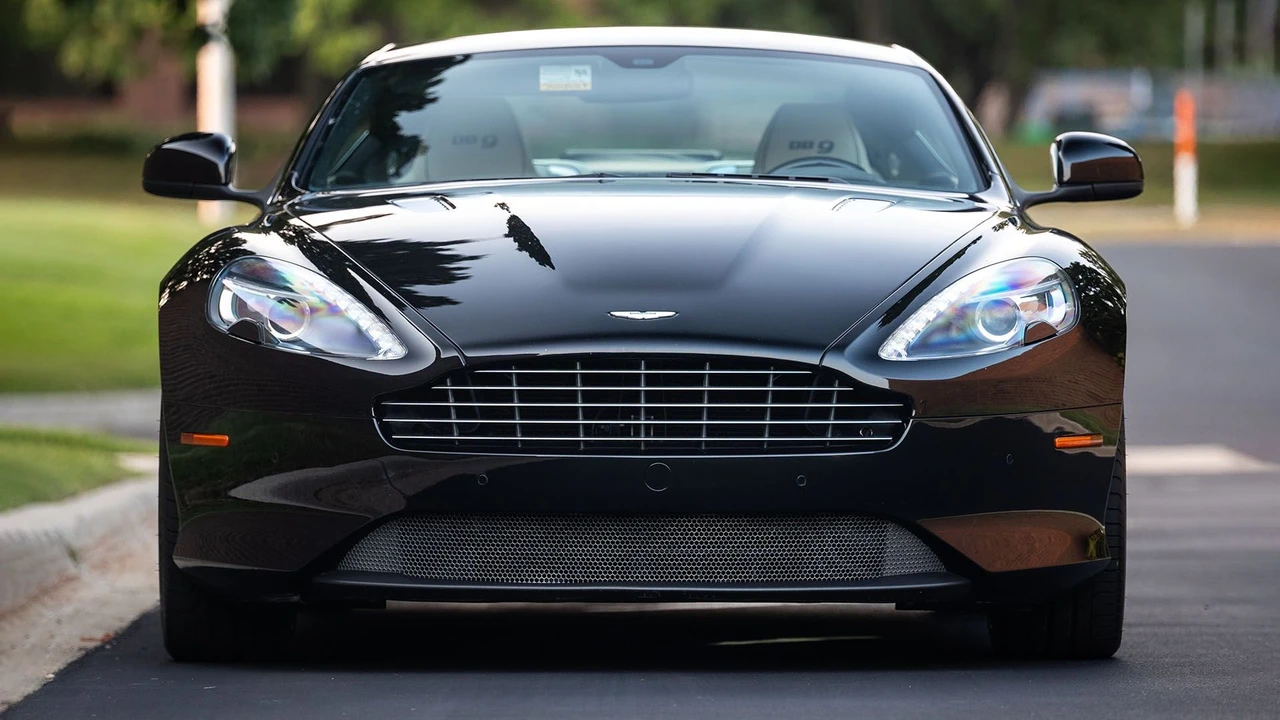 2015 Aston Martin DB9 - Image 9 of 31