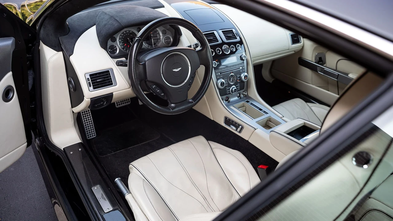 2015 Aston Martin DB9 - Image 8 of 31
