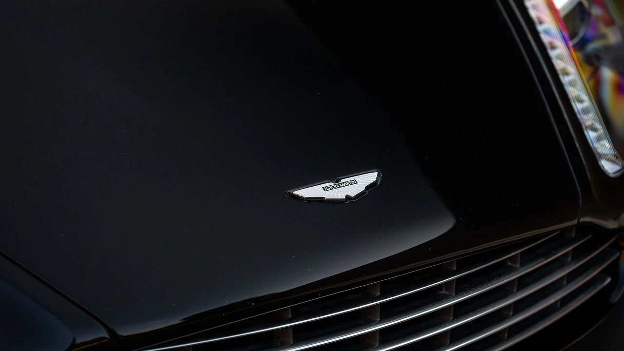 2015 Aston Martin DB9 - Image 12 of 31