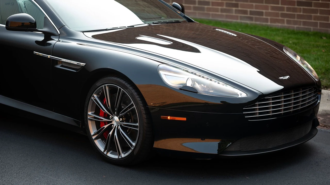 2015 Aston Martin DB9 - Image 16 of 31